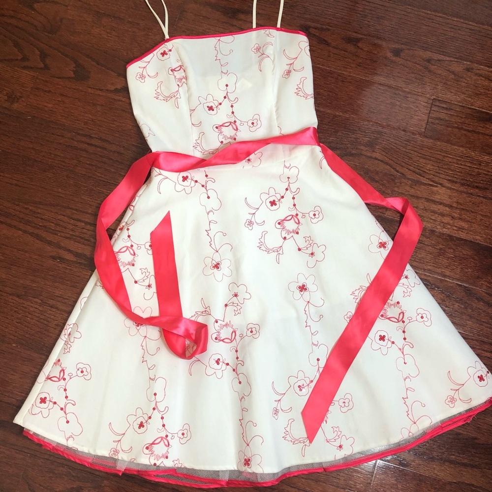 Stepping Out girls dress - Picture 2 of 9